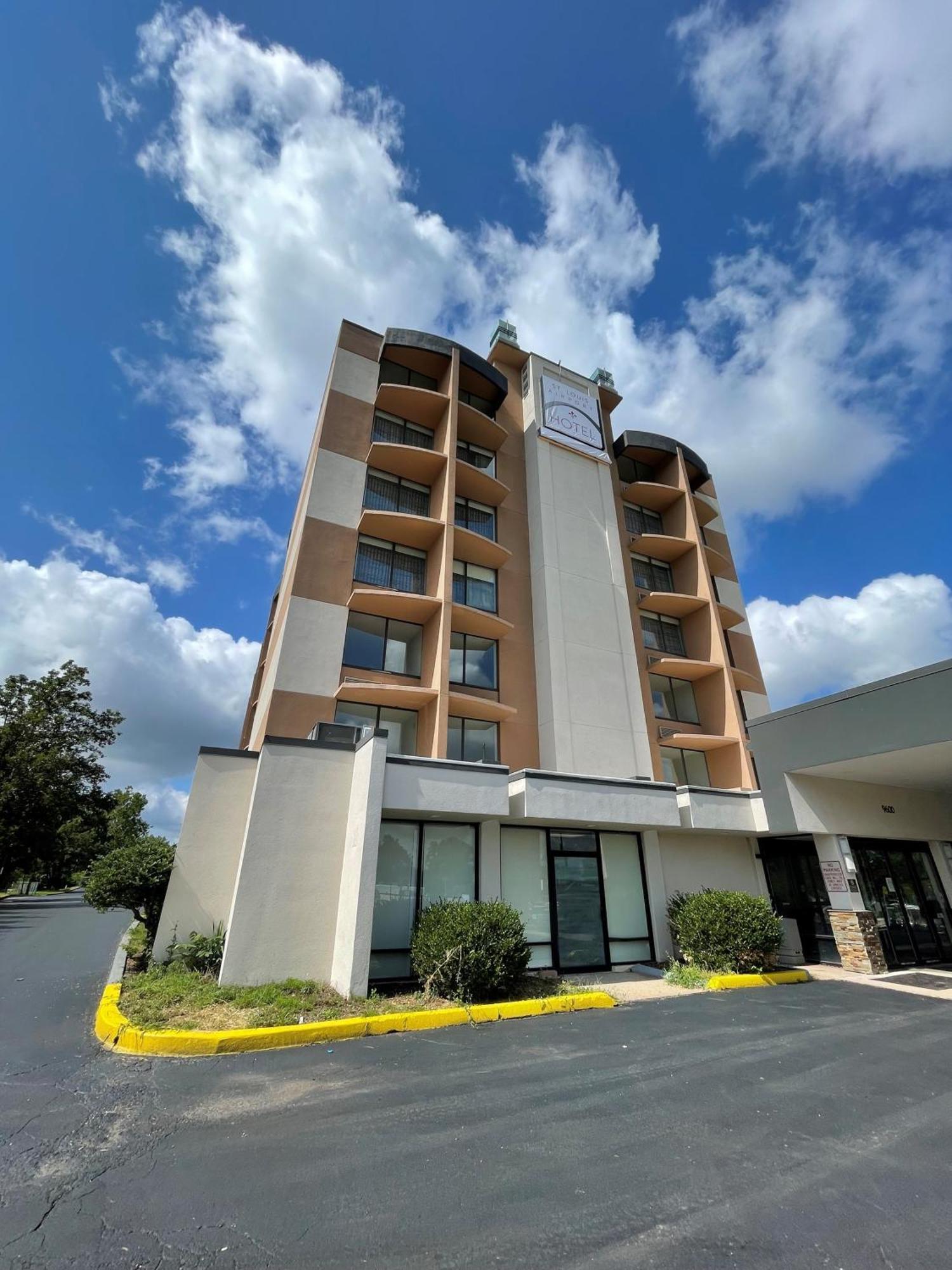 Saint Louis Airport Hotel Woodson Terrace Exterior foto